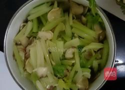 芹菜炒百合的做法图解4