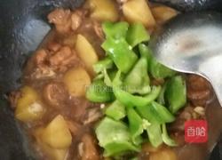 土豆烧鸡腿的做法图解7