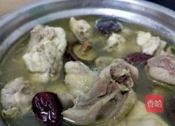 香菇煲鸡汤的做法图解2