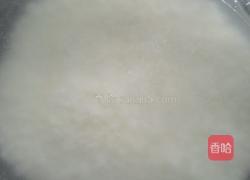 砂锅煲皮蛋瘦肉粥的做法图解1