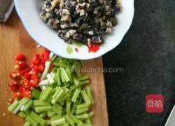 辣炒田螺肉的做法图解1