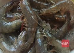 油爆虾的做法图解1