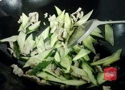青瓜瘦肉炒木耳的做法图解5