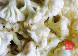 剁椒花菜肉片的做法图解1