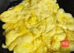 蒜黄炒鸡蛋的做法图解3