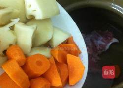 老火靓汤—莲藕龙骨汤的做法图解3