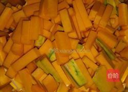 南瓜纸杯戚风蛋糕的做法图解1