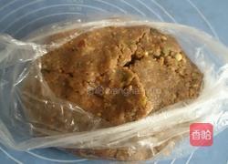 自来红香油月饼的做法图解1