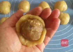 Illustration of how to make the red sesame oil mooncake 11