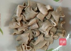 青椒肥肠的做法图解2