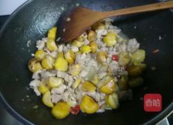 板栗烧鸡的做法图解7