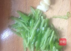 青椒炒土豆的做法图解2