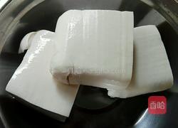 豆腐焖茄子的做法图解1