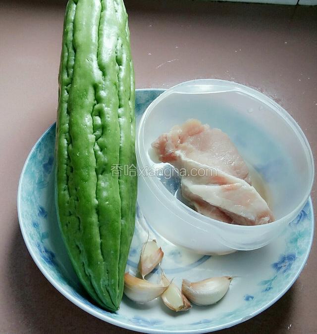 备齐食材。