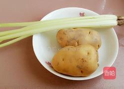 芹菜土豆丝的做法图解1