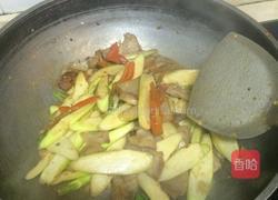 茭白炒肉的做法图解10