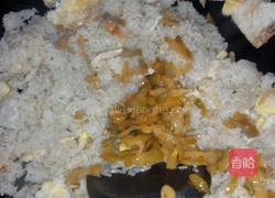 榨菜丝蛋炒饭的做法图解4