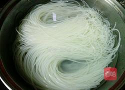 芹菜炒粉条的做法图解1