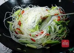 芹菜炒粉条的做法图解8