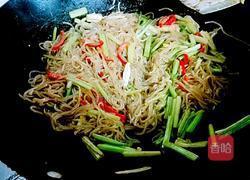 芹菜炒粉条的做法图解11