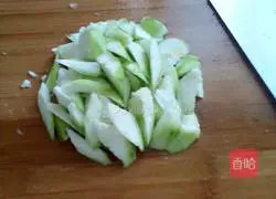 Illustration of how to make loofah soup 3