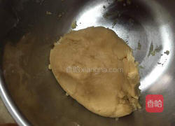 豆沙蛋黄广式月饼的做法图解3
