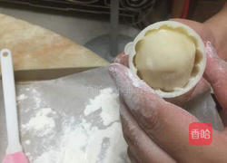 豆沙蛋黄广式月饼的做法图解11