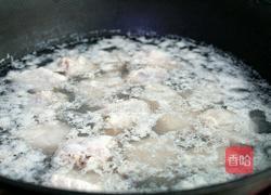 莲藕炖排骨的做法图解2