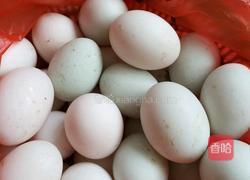 快速制作咸鸭蛋的做法图解1