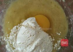 宝宝辅食〈香蕉鸡蛋饼〉的做法图解3