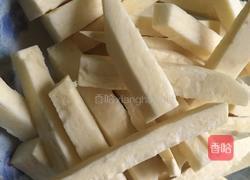 芝麻红薯条的做法图解1