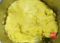 莲蓉蛋黄月饼的做法图解1