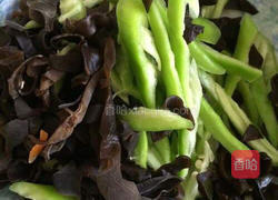 猪肉炒三丝的做法图解2