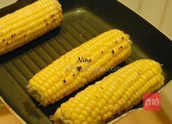 黄油烤甜玉米的做法图解3