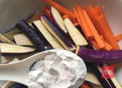 茄子胡萝卜的做法图解1