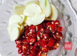 辣炒小鱼干的做法图解1