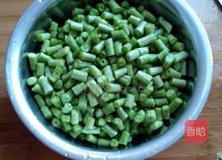 肉末炒豇豆的做法图解2