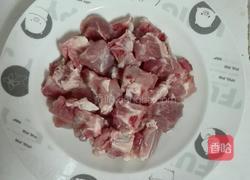 莲藕花生排骨汤的做法图解1