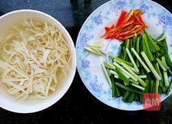 韭菜豆腐皮的做法图解1