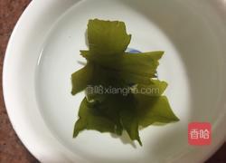 凉拌螺旋藻的做法图解2