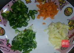 猪肉炒胡萝卜的做法图解2