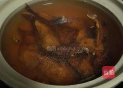 杜仲绣花针煲排骨汤的做法图解4