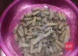 炝炒钉螺的做法图解1