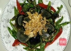 凉拌杭椒皮蛋的做法图解4