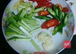 素面筋炒五花肉的做法图解2