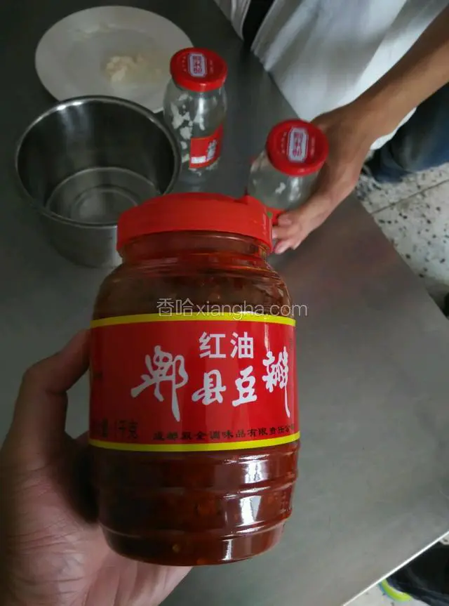 把油，糖，酱油，米酒，豆瓣酱都准备好