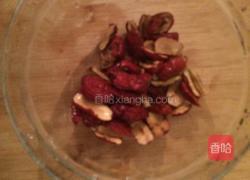 黄芪红枣花生汤的做法图解3