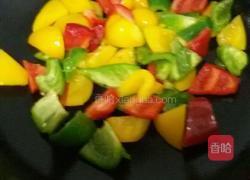 彩椒炒香肠的做法图解2