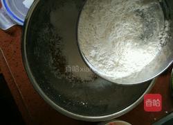 广式奶油椰汁蛋黄馅月饼的做法图解4