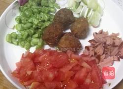 牛肉丸子美味蛋炒饭的做法图解1